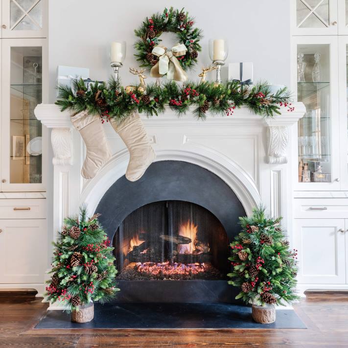 King of Christmas Redwood Collection 4-Piece Set with Warm White LED Lights (Battery Operated) 82FF110 Accessories