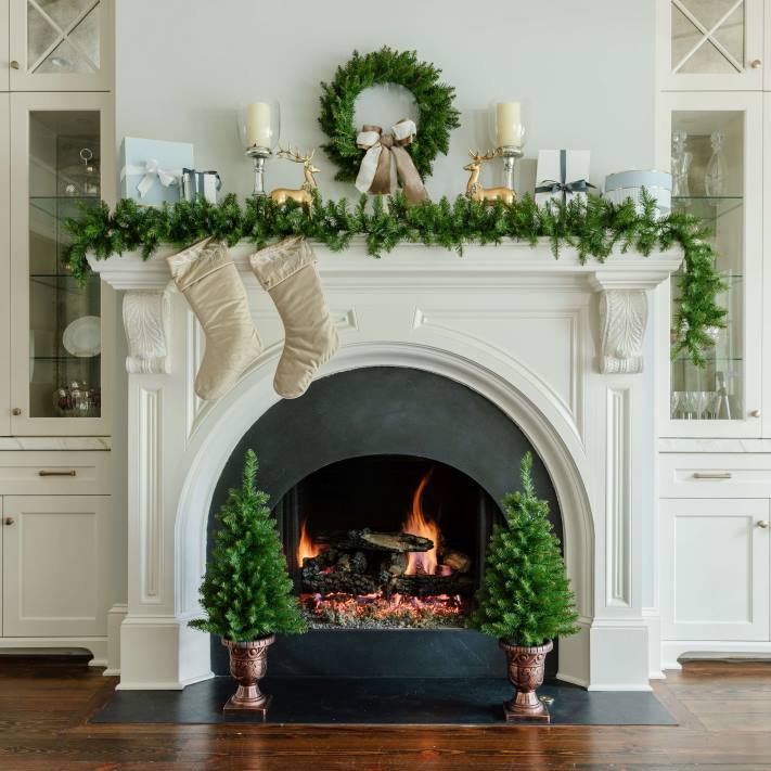 King of Christmas Yorkshire Fir Collection 4-Piece Set with Warm White LED Lights (Battery Operated) 82FF106 Accessories