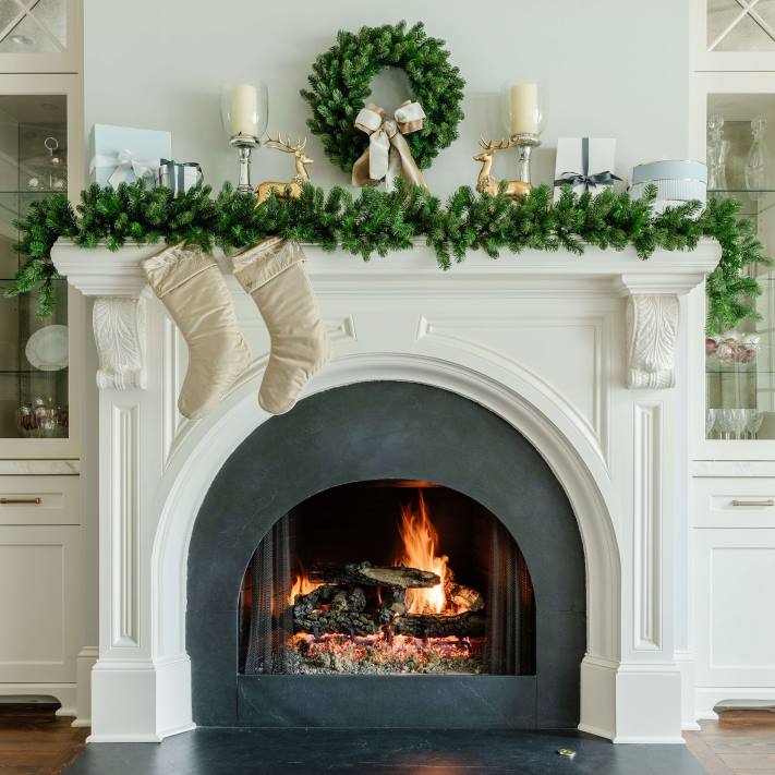 King of Christmas 9' x 10